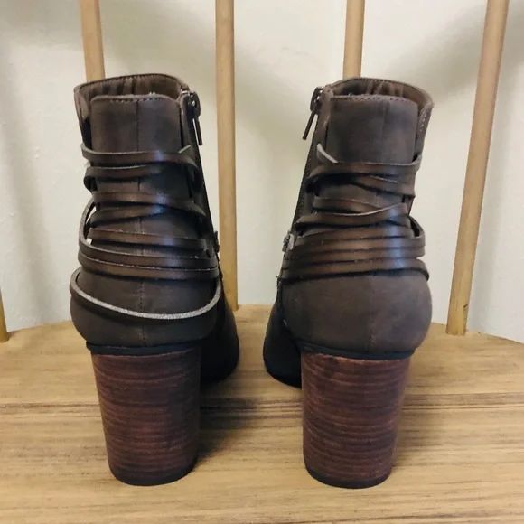 New Madden Girl Denice Strappy Boots in Women’s Size 10 - Picture 5 of 10